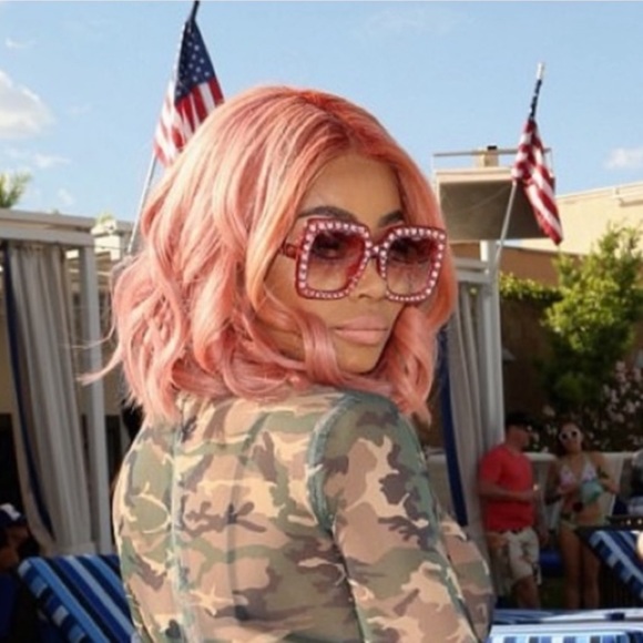 3/$30 π Square Oversized Rhinestone Sunglasses - Picture 3 of 5